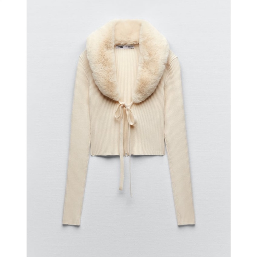 NWT - Ribbed Cropped Cardigan with Detachable Collar